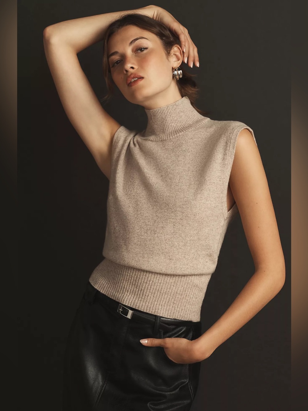 Reformation Arco Cashmere Sleeveless Turtleneck Sweater
Reformation- Oatmeal